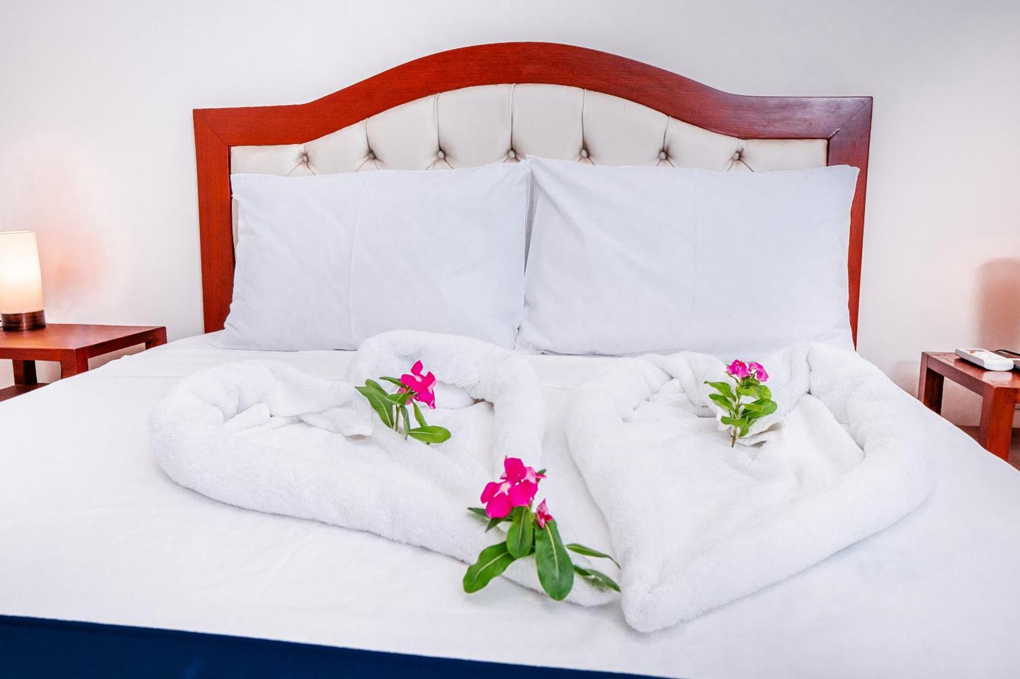 Laguna Azul Hotel & Suites Саусе Экстерьер фото